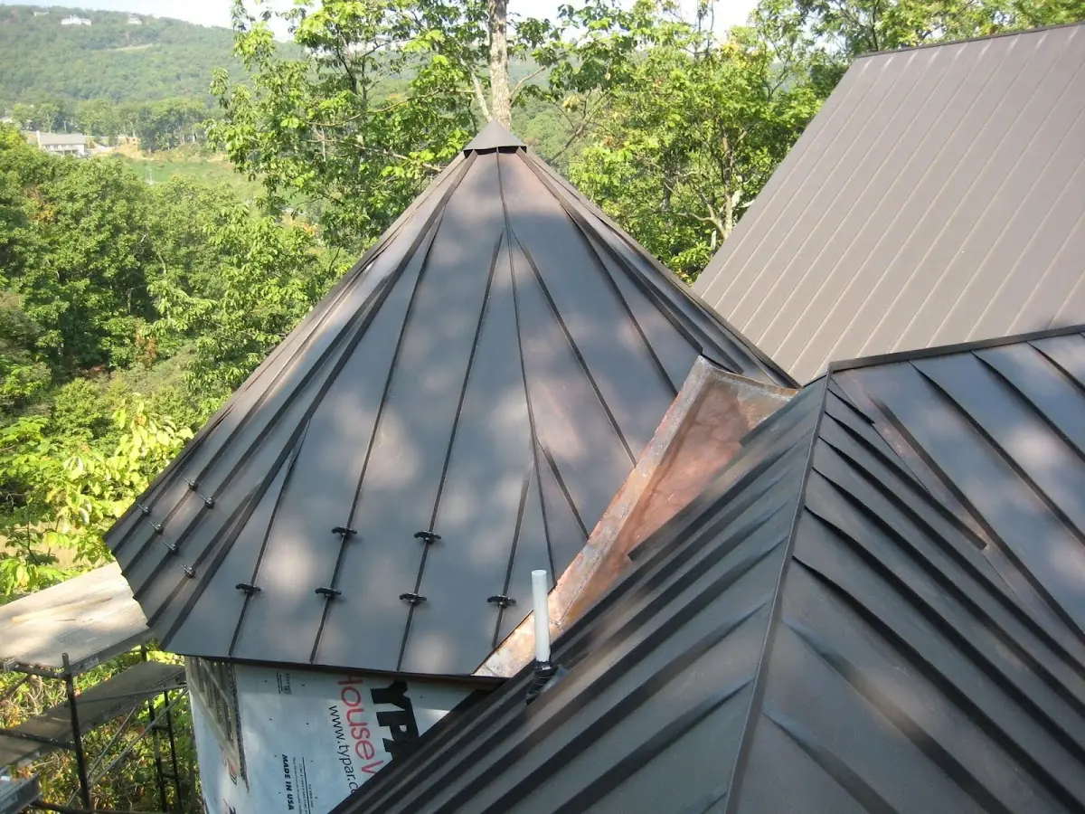 Professional Roof Tarp Installation by Craftsman Roofing in Trap Rock